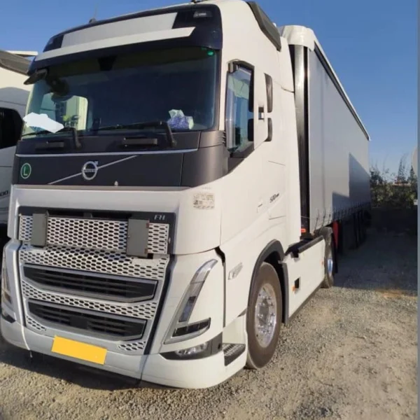 کشنده ولوو FH500 نیوفیس 2022، مدل I-Save، سینه سفید