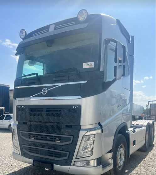 کشنده ولوو FH500 مدل 2019 سه خط، بی رنگ