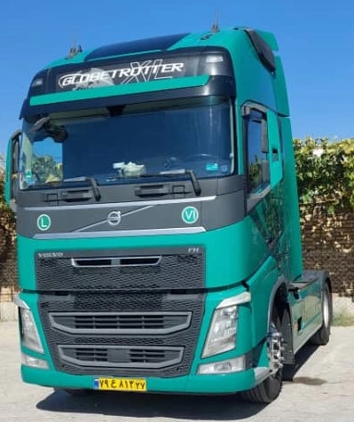 نمای کامل کشنده ولوو FH500 مدل 2019، بی رنگ، سه خط و یورو 6