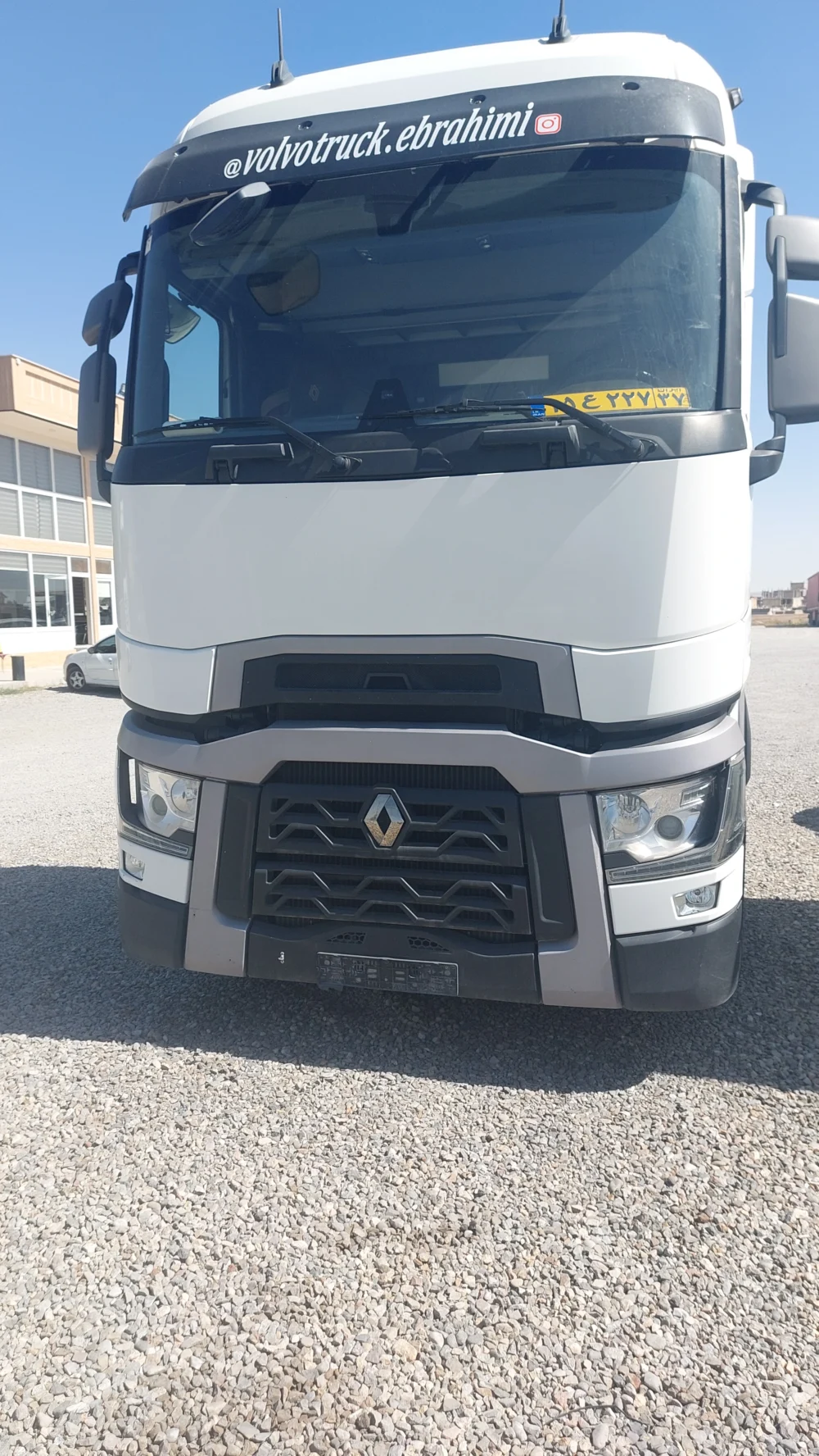 کشنده رنو T480 High مدل 2021، با فلاپ اورجینال