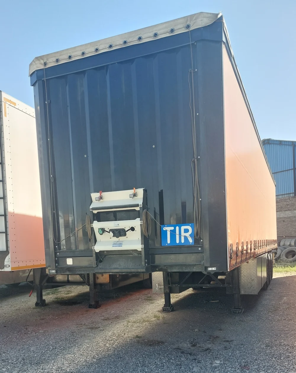 تریلی چادری مارال مدل 1400، تمام کشویی