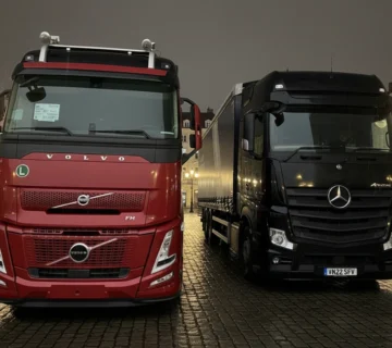 کشنده ی ولووAero500 و بنز آکتروس 1845