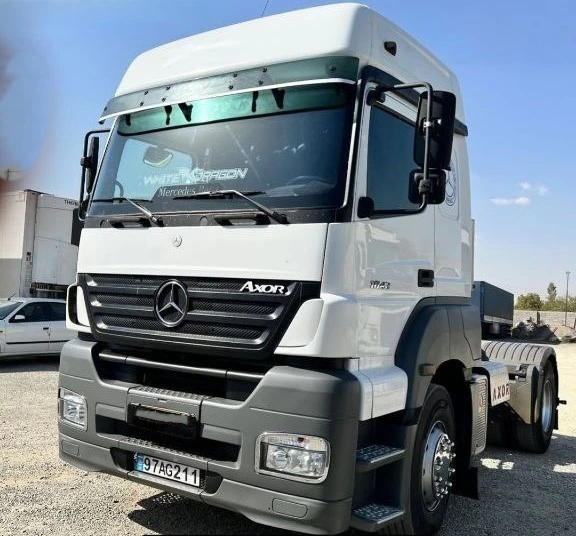 نمای کامل کشنده بنز آکسور 1843 مدل 1389 (فنی به شرط)