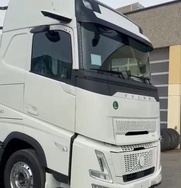 نمای کامل کشنده ولوو FH Aero 500 مدل 2026 صفر خشک با رینگ استیل