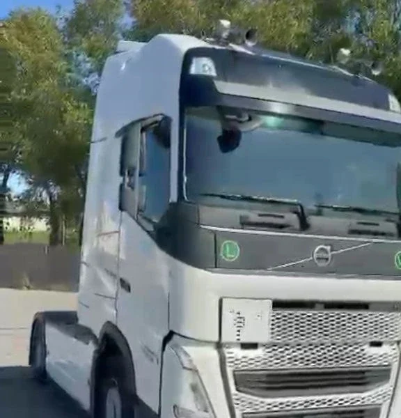 کشنده ولوو FH 500 I-Save فول کالر مدل 2024 (سه خط)