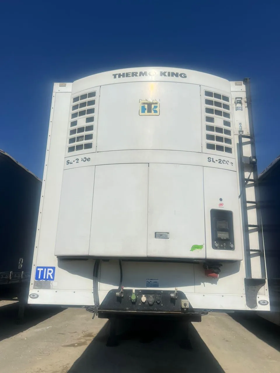 تریلی یخچال ماموت مدل 1399 با موتور ترموکینگ SL200E