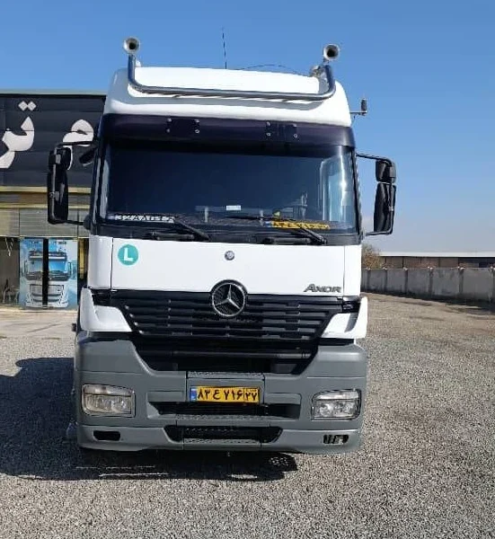 کشنده بنز آکسور 1843 مدل 1383 با موتور تازه تعمیر