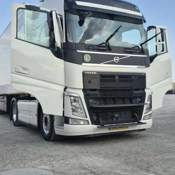 کشنده ولوو FH 500 سه خط مدل 2021 فول آپشن با رینگ استیل