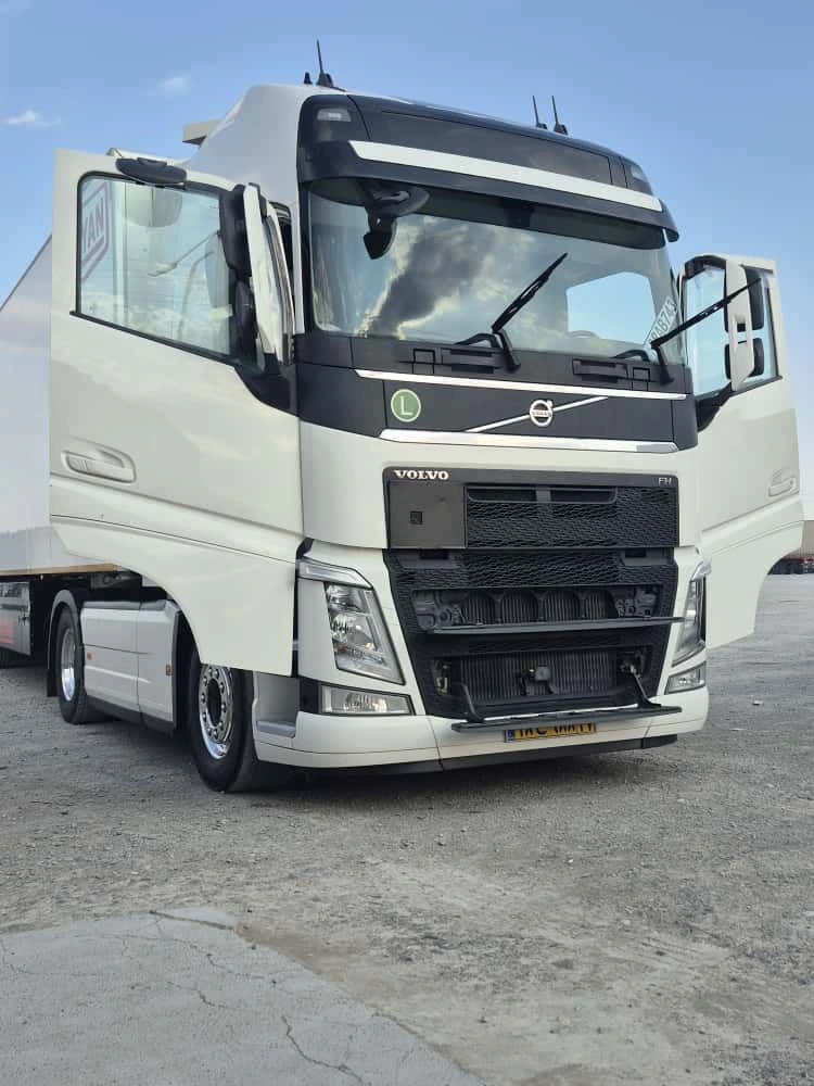 کشنده ولوو FH 500 سه خط مدل 2021 فول آپشن با رینگ استیل