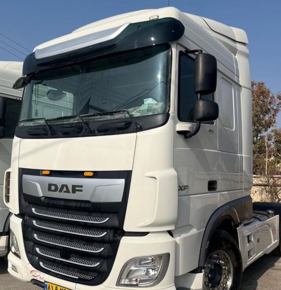 کشنده داف XF 480 مدل 2019 بدون رنگ و مجهز به ریتارد موتور