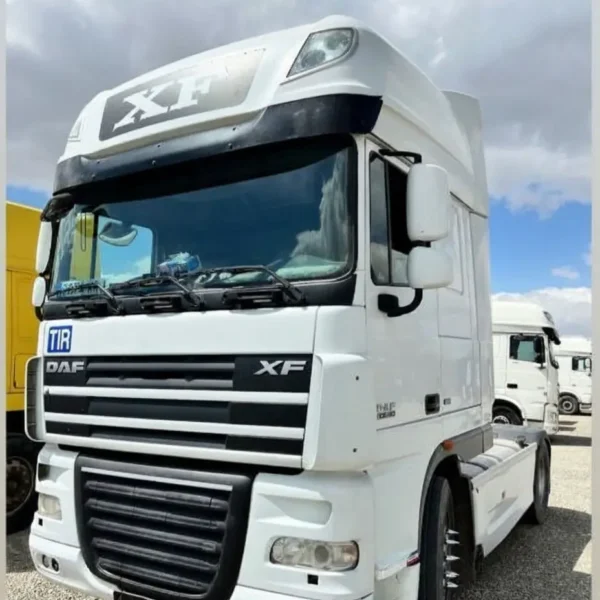 کشنده داف XF 460 مدل 2013 مجهز به ریتارد موتور