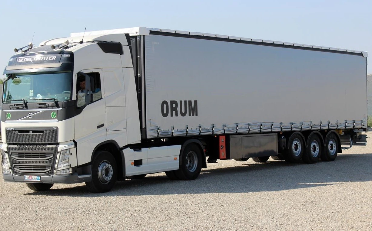 تصویر تریلی چادری اروم تریلر با سقف کشویی و چادر پلیمر اروپایی،