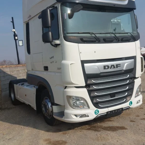 کشنده داف XF 480 بدون رنگ با کولر درجا و فلاپ فابریک